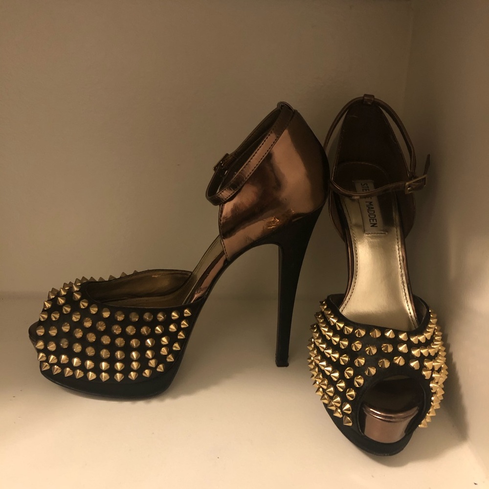 Steve Madden Studded Peep Toe Platform Heel